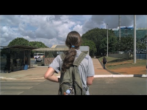 A arte de andar pelas ruas de Brasília